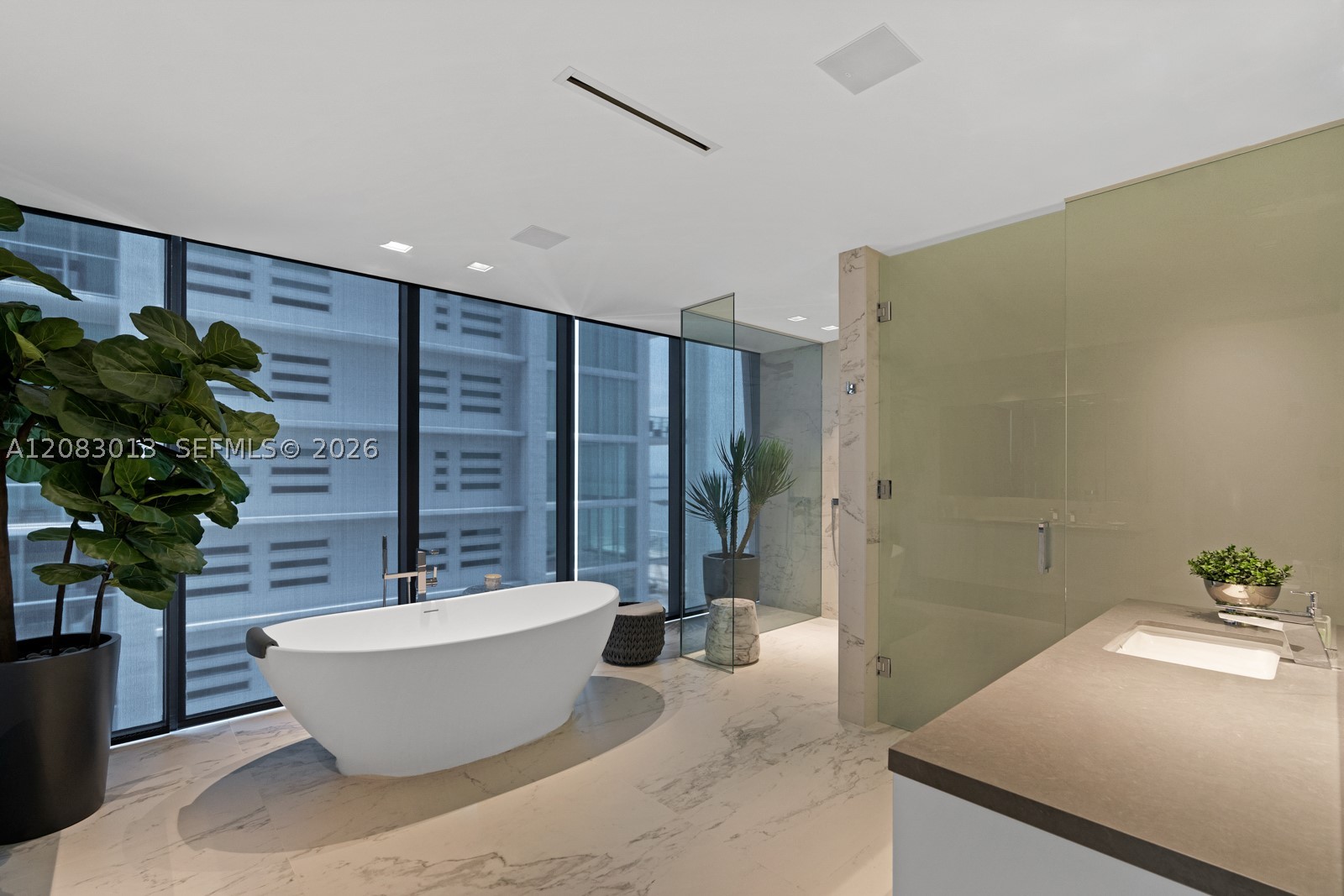 1000 Biscayne Blvd #3402, Miami FL 33132