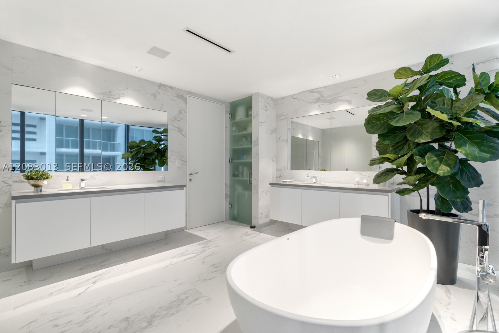 1000 Biscayne Blvd #3402, Miami FL 33132