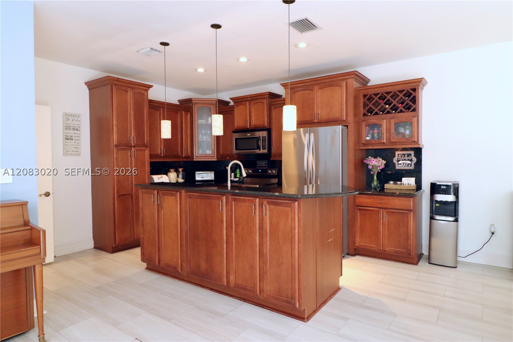584 NW 87th Ter, Coral Springs FL 33071