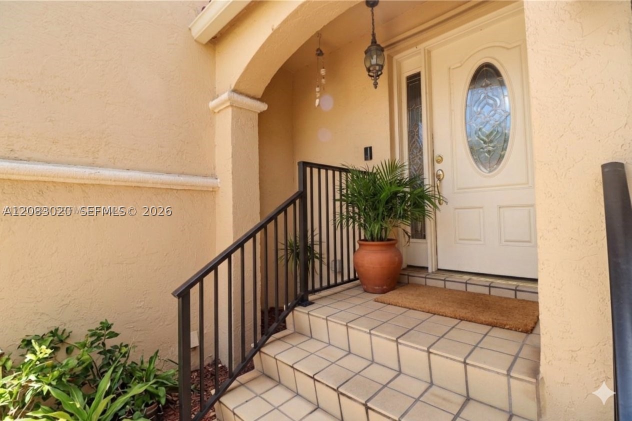 584 NW 87th Ter, Coral Springs FL 33071