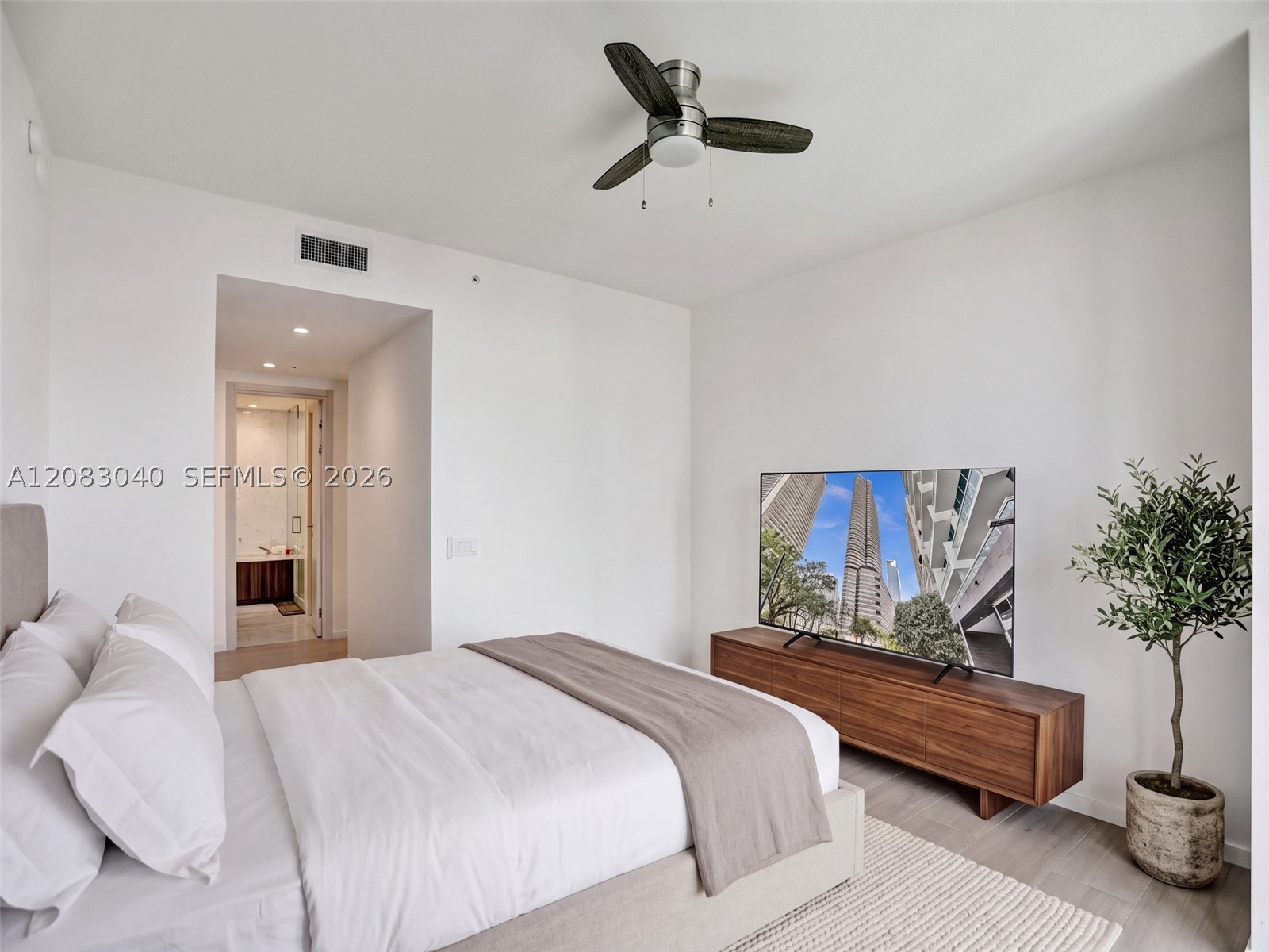 1000 Brickell Plz #PH5103, Miami FL 33131