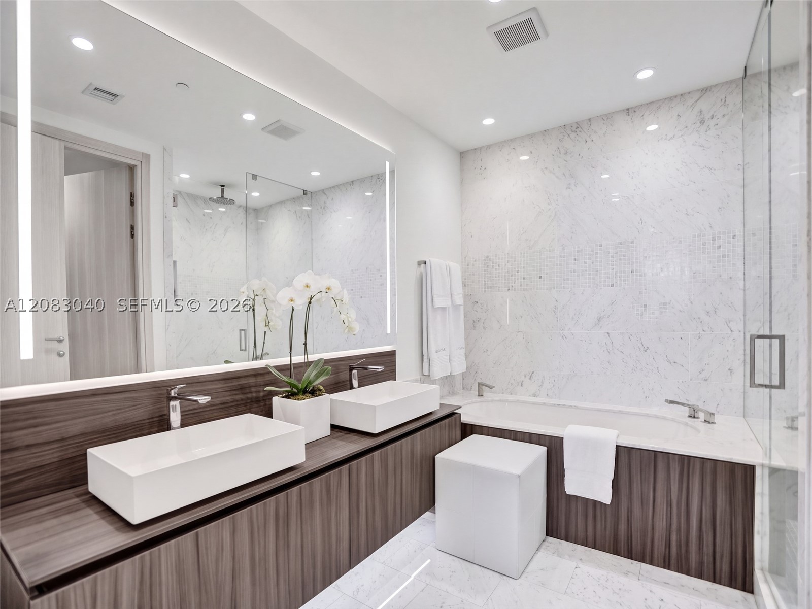 1000 Brickell Plz #PH5103, Miami FL 33131