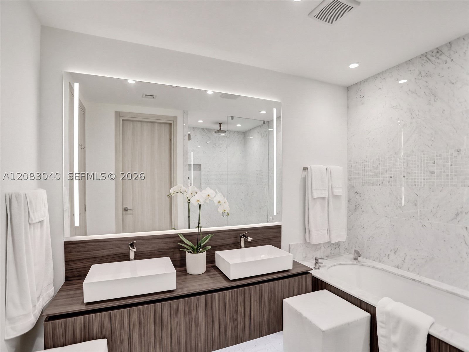 1000 Brickell Plz #PH5103, Miami FL 33131
