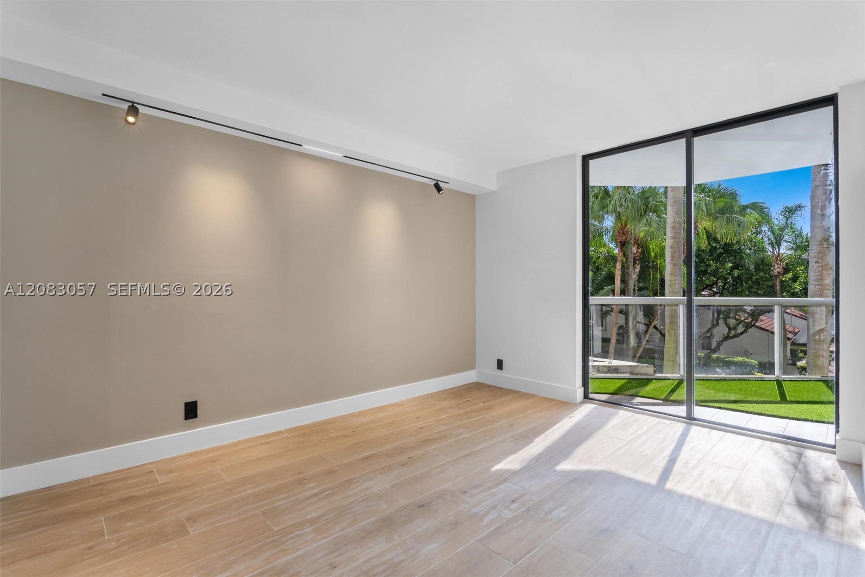 3610 Yacht Club Dr #213, Aventura FL 33180