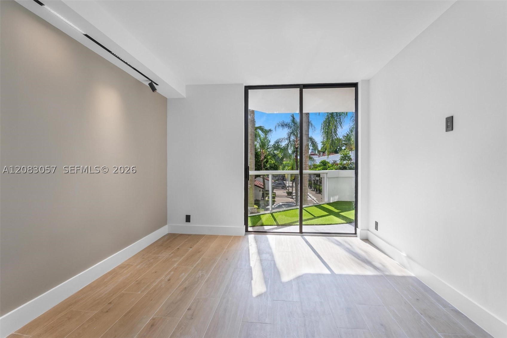3610 Yacht Club Dr #213, Aventura FL 33180
