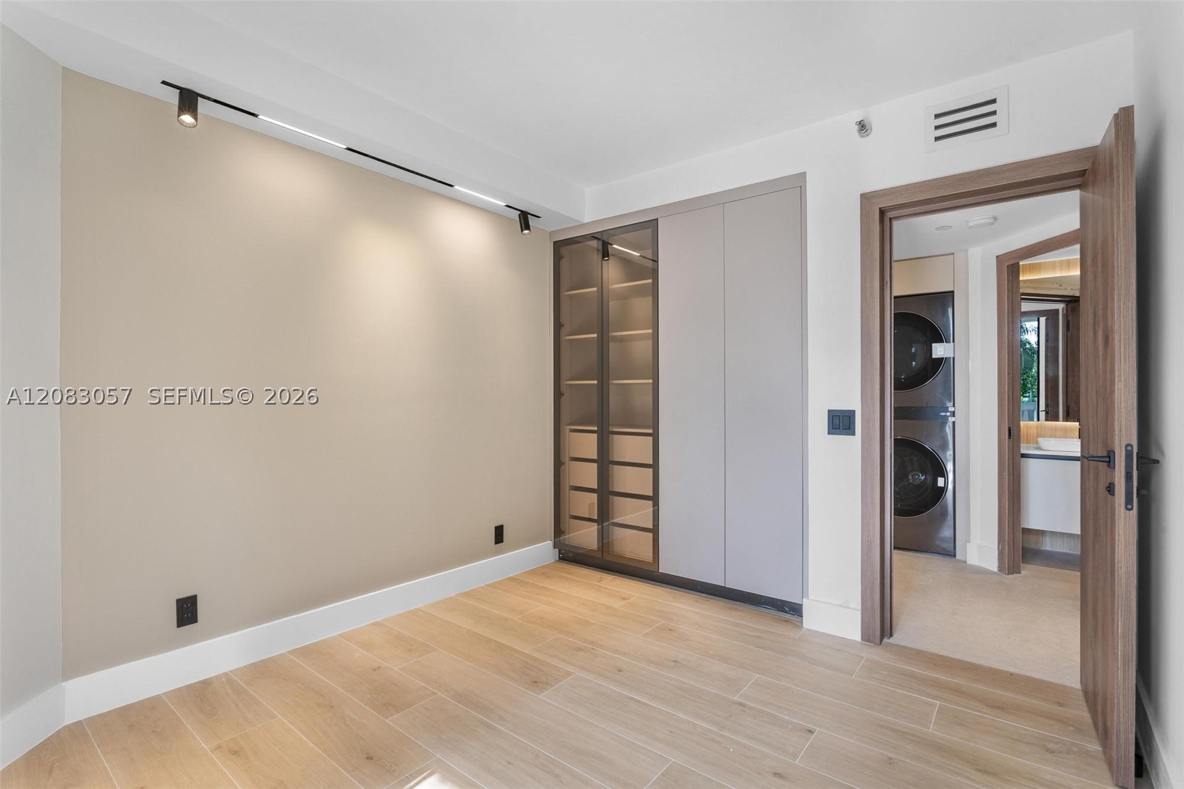 3610 Yacht Club Dr #213, Aventura FL 33180