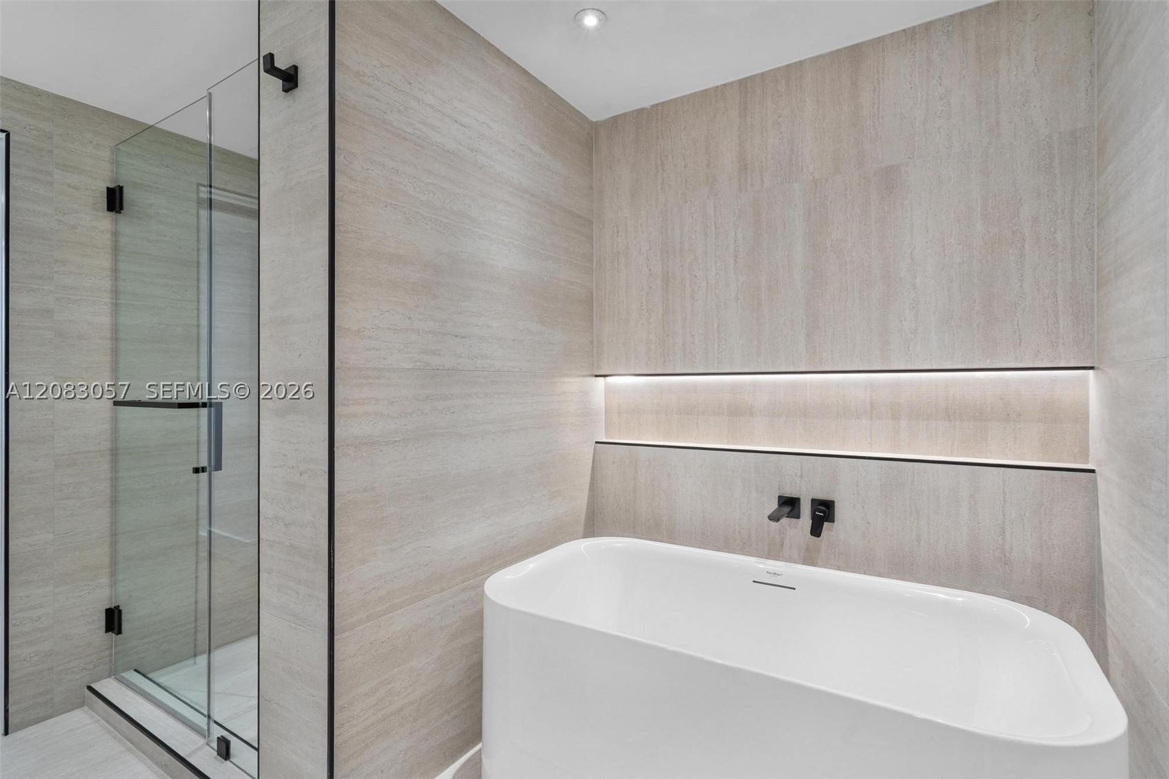 3610 Yacht Club Dr #213, Aventura FL 33180