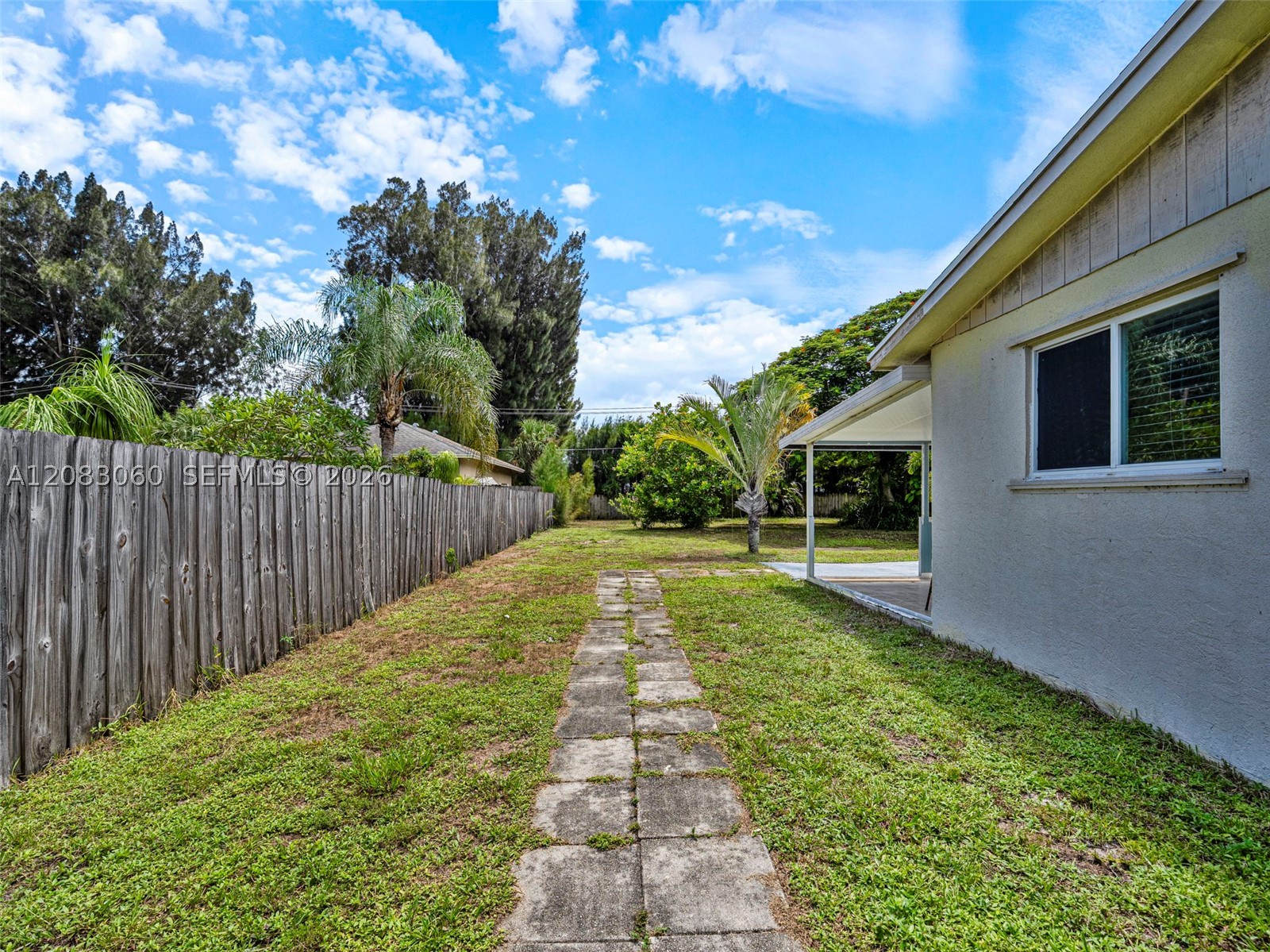 3180 Carol Ave, Palm Springs FL 33461