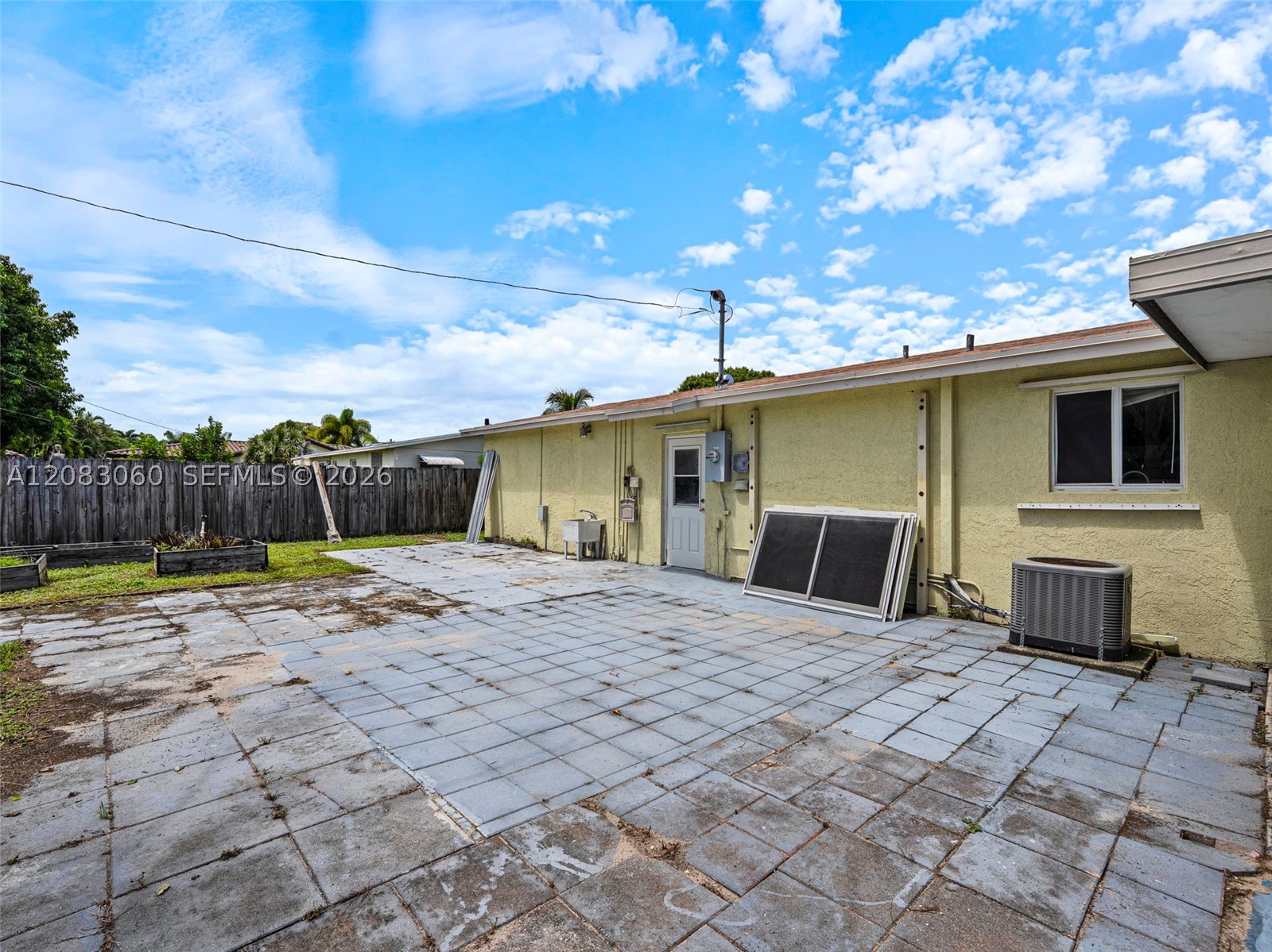 3180 Carol Ave, Palm Springs FL 33461