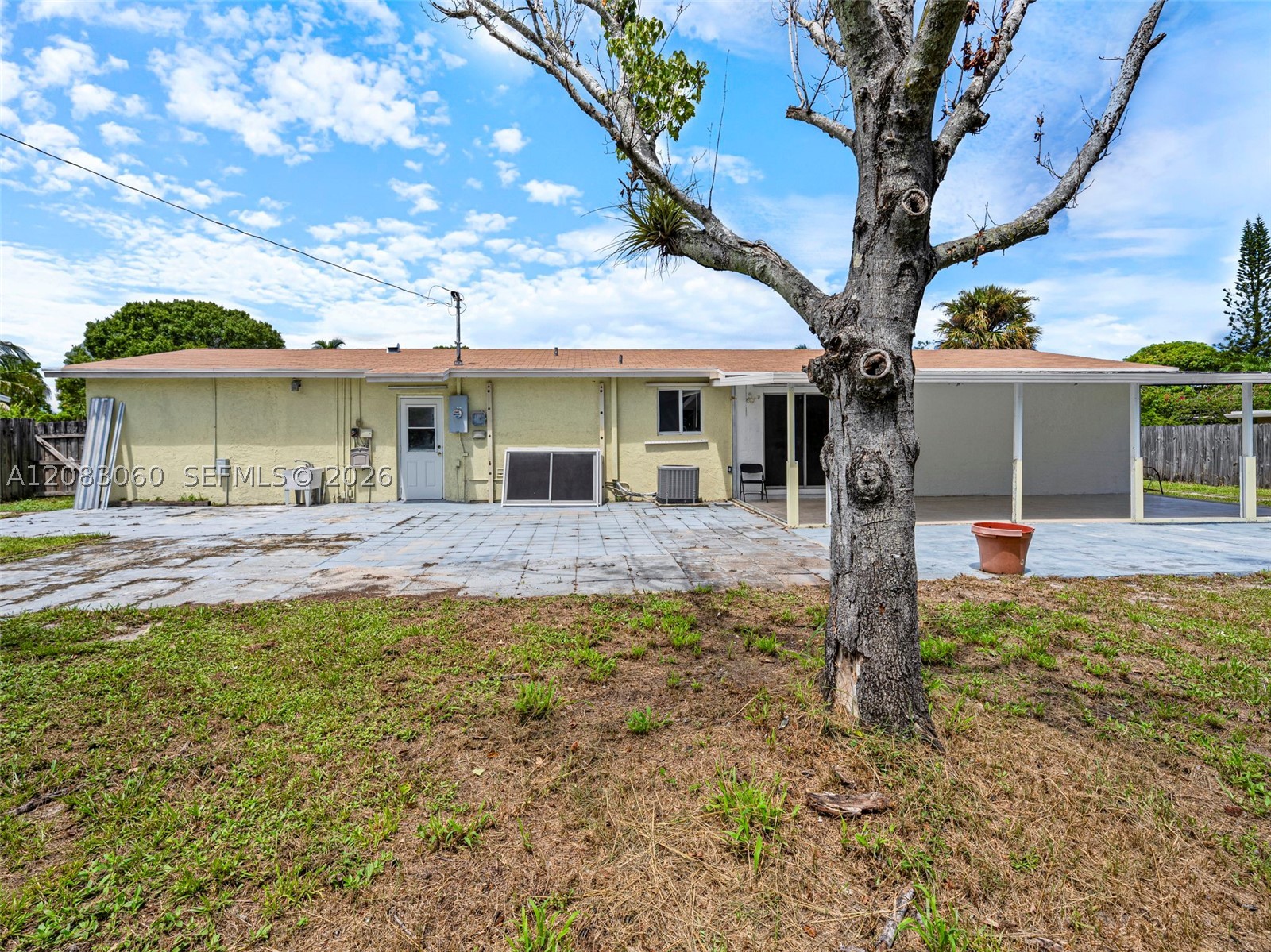 3180 Carol Ave, Palm Springs FL 33461