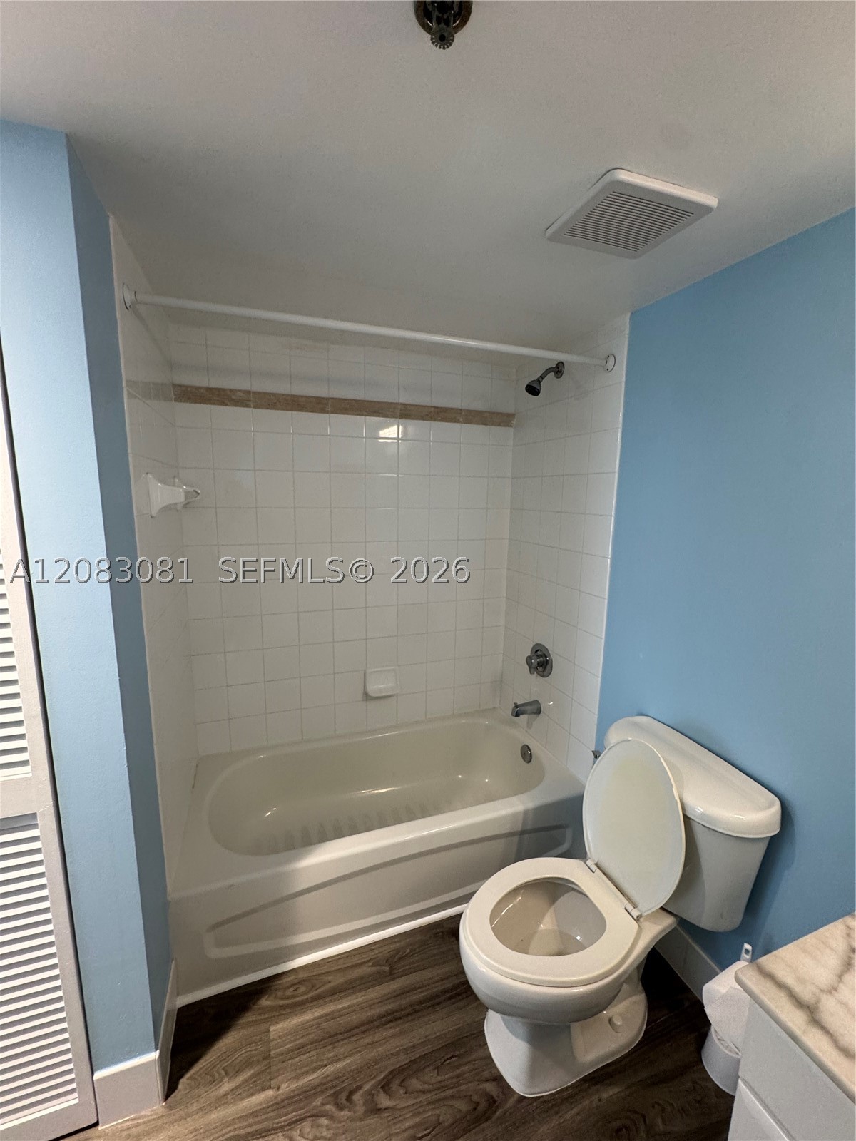1200 Brickell Bay Dr #3206, Miami FL 33131