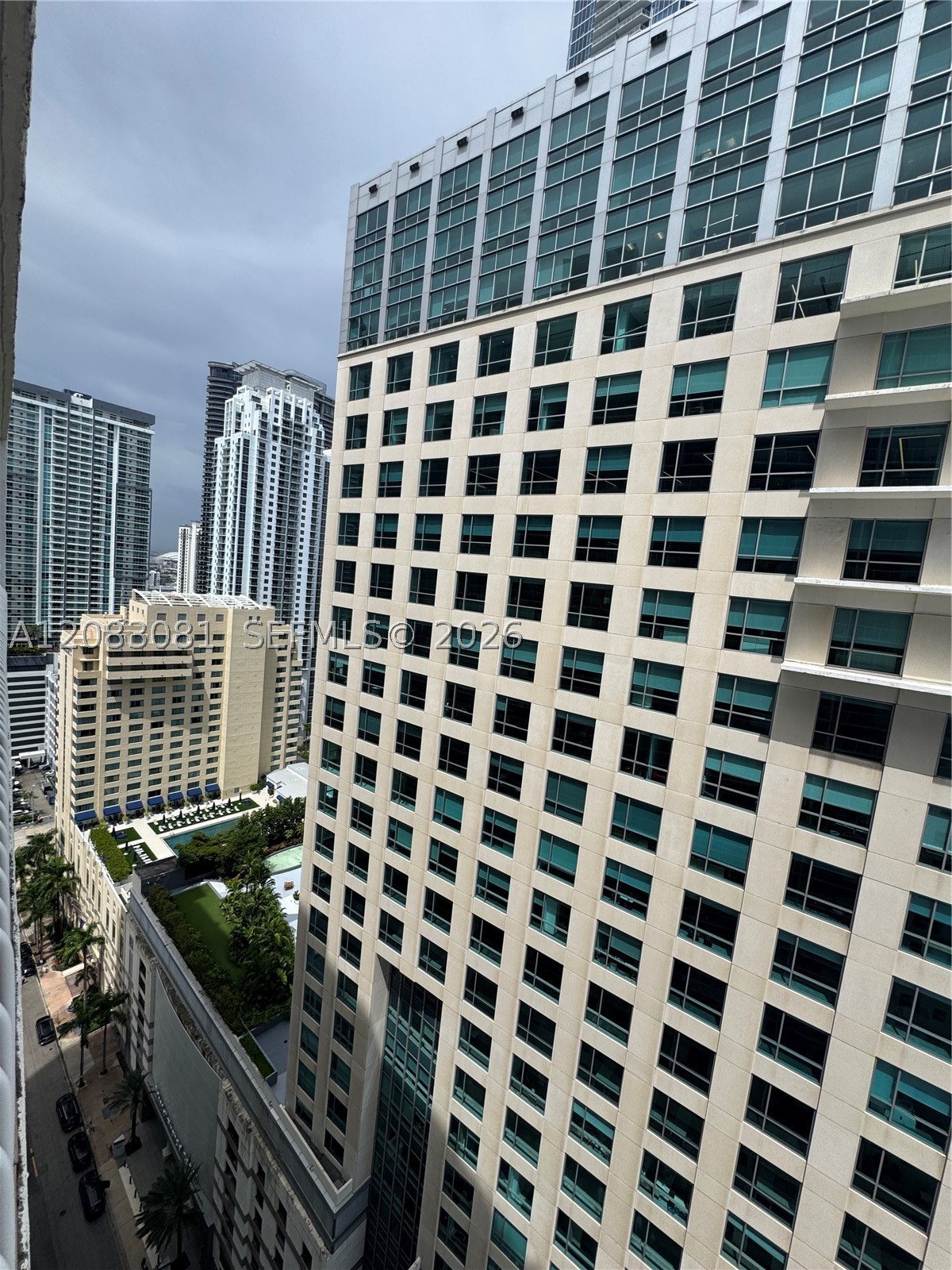 1200 Brickell Bay Dr #3206, Miami FL 33131