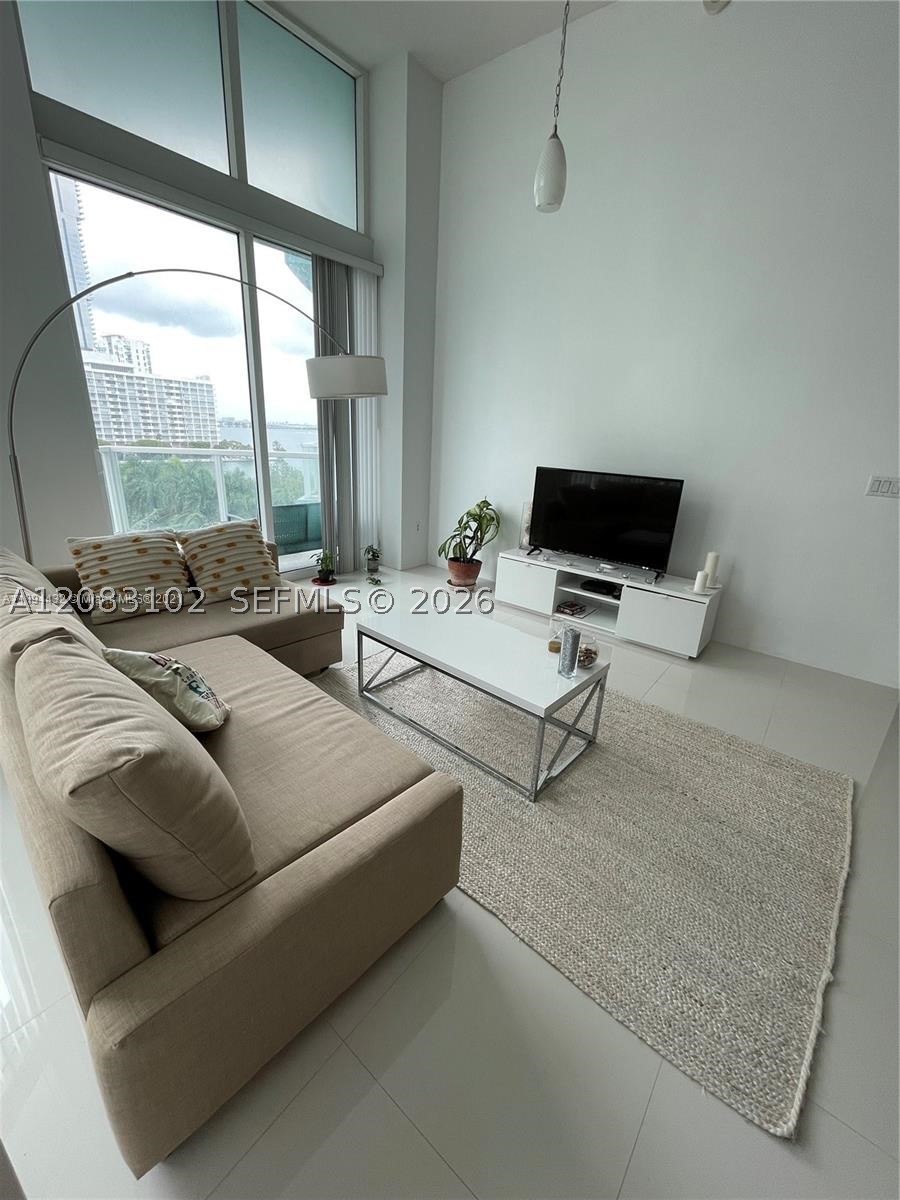 1900 N Bayshore Dr #810, Miami FL 33132