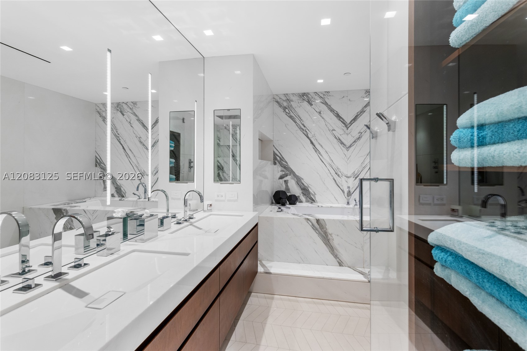 100 S Pointe Dr #1102/03, Miami Beach FL 33139