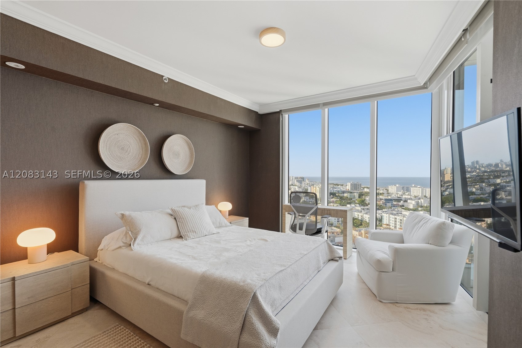 1000 S Pointe Dr #2202, Miami Beach FL 33139