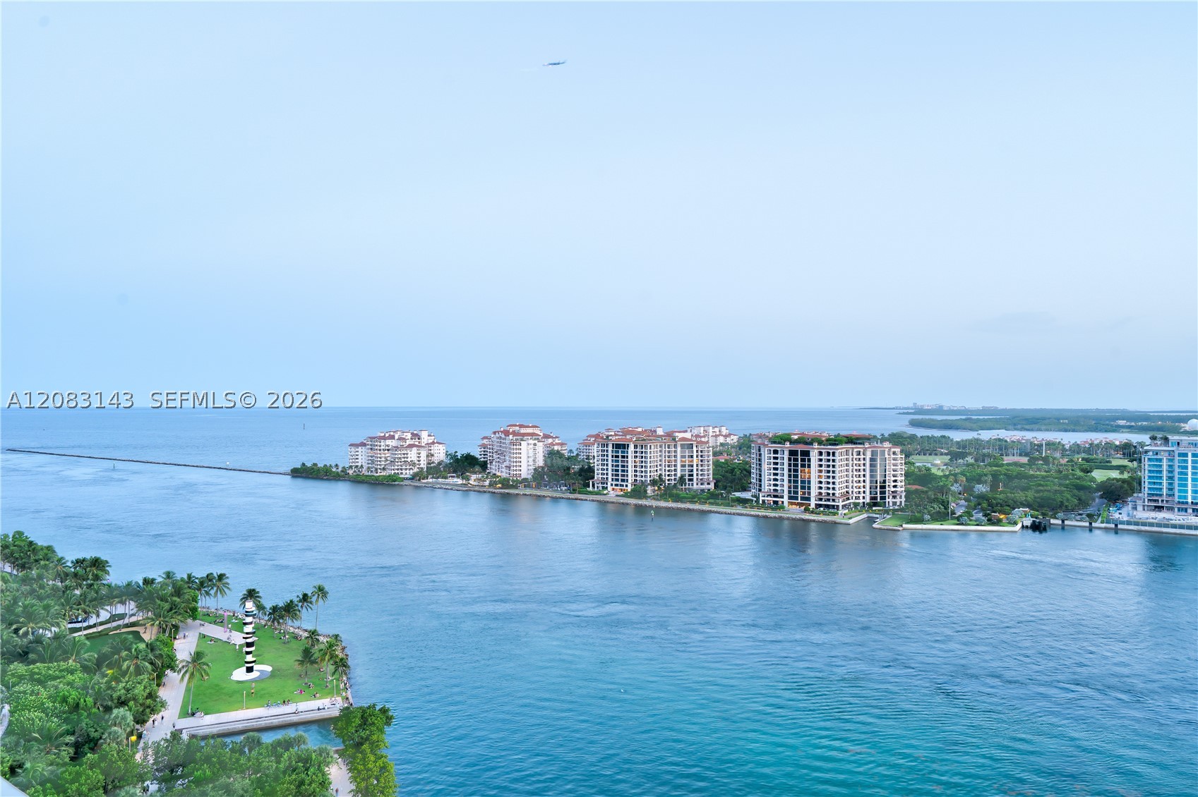 1000 S Pointe Dr #2202, Miami Beach FL 33139