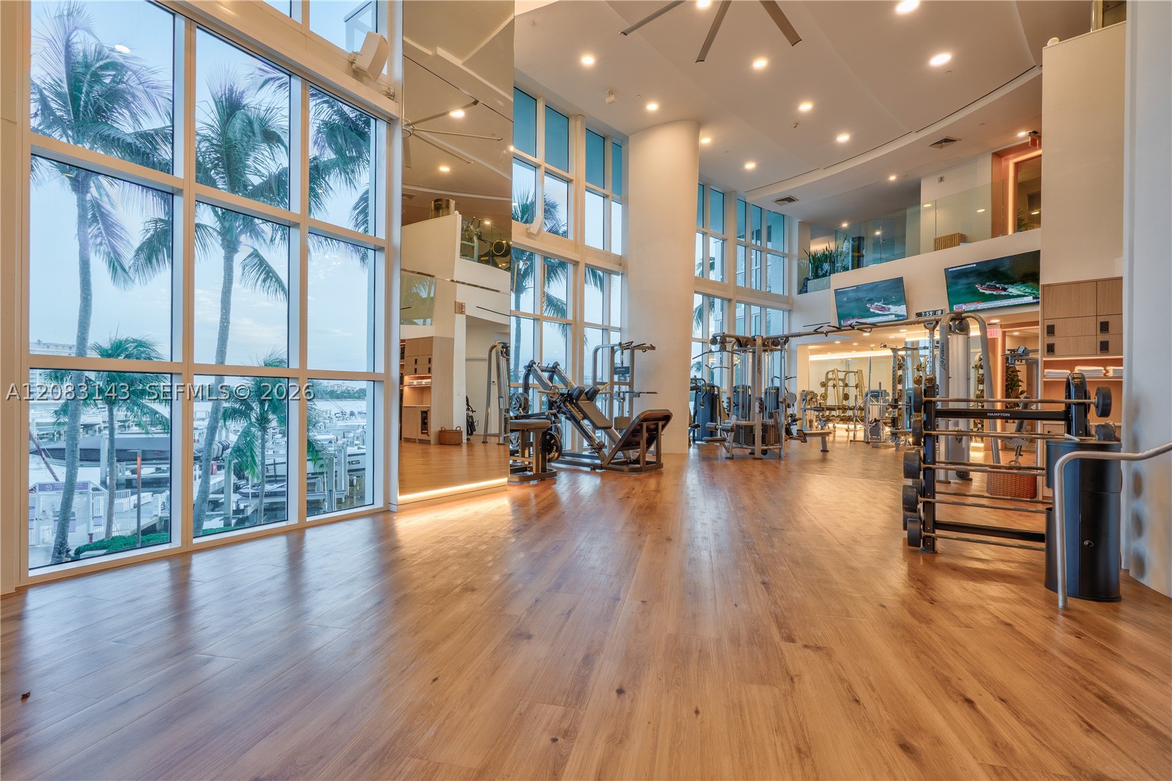 1000 S Pointe Dr #2202, Miami Beach FL 33139
