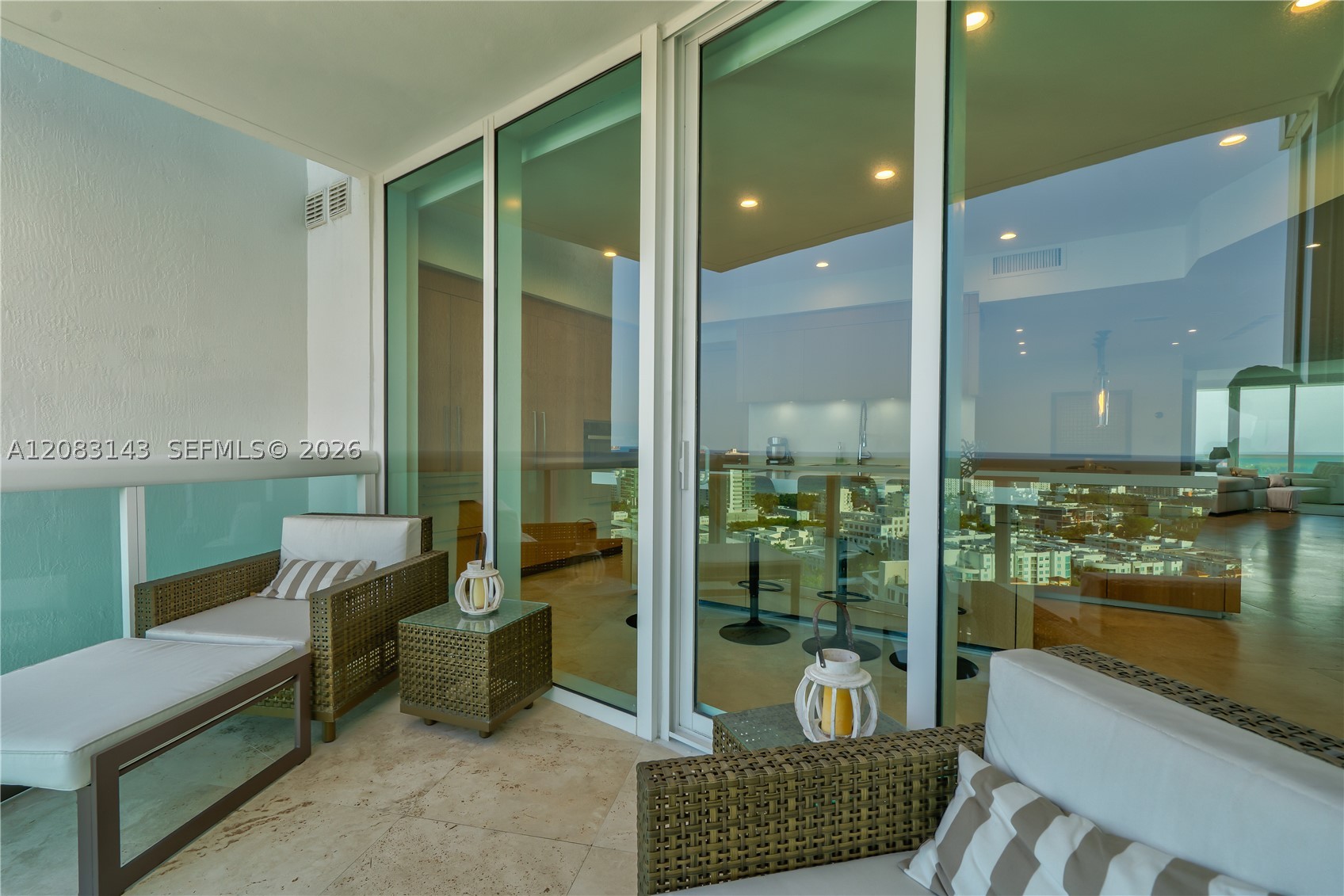 1000 S Pointe Dr #2202, Miami Beach FL 33139