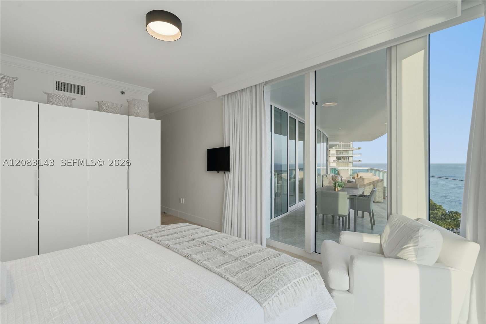 1000 S Pointe Dr #2202, Miami Beach FL 33139