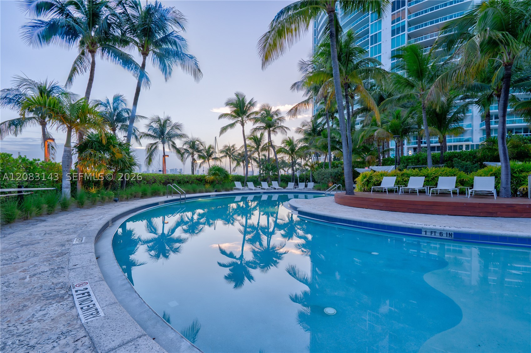 1000 S Pointe Dr #2202, Miami Beach FL 33139