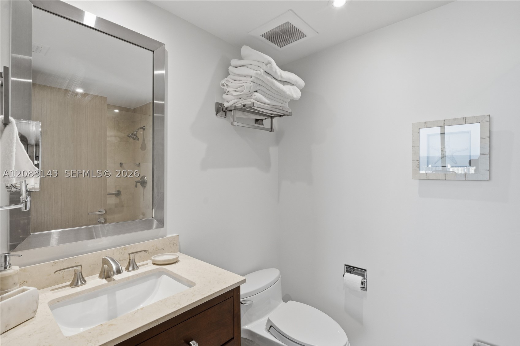 1000 S Pointe Dr #2202, Miami Beach FL 33139