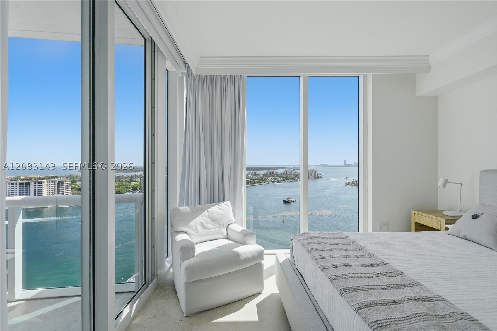 1000 S Pointe Dr #2202, Miami Beach FL 33139