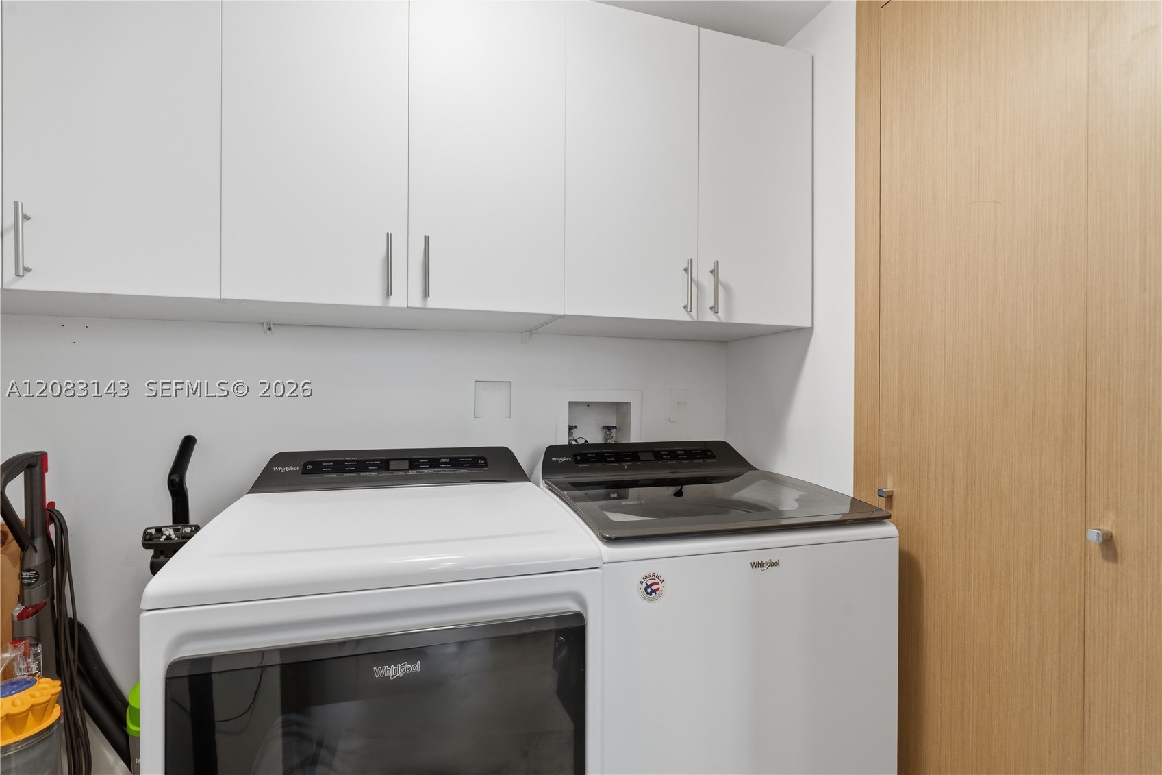 1000 S Pointe Dr #2202, Miami Beach FL 33139