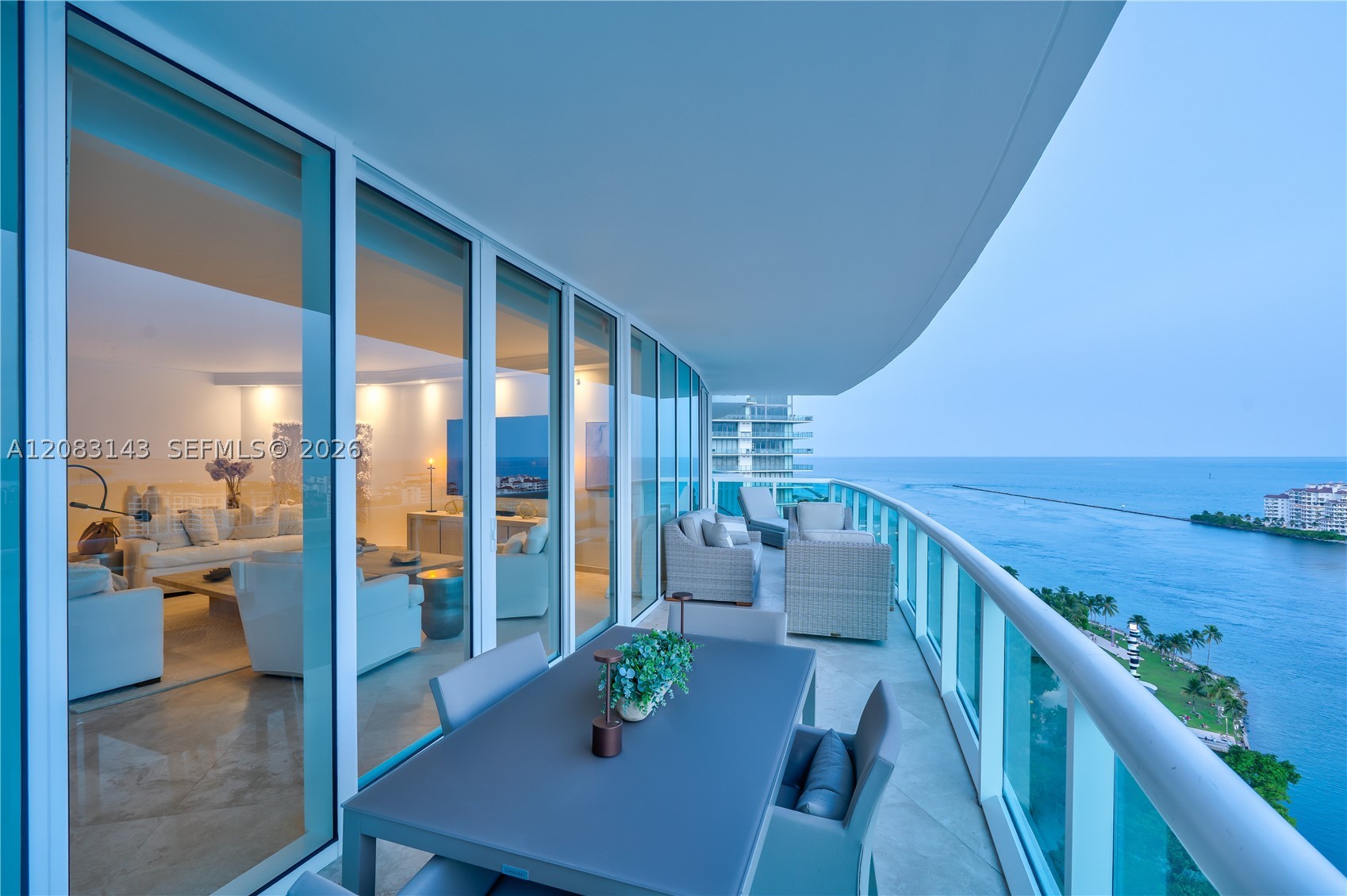 1000 S Pointe Dr #2202, Miami Beach FL 33139