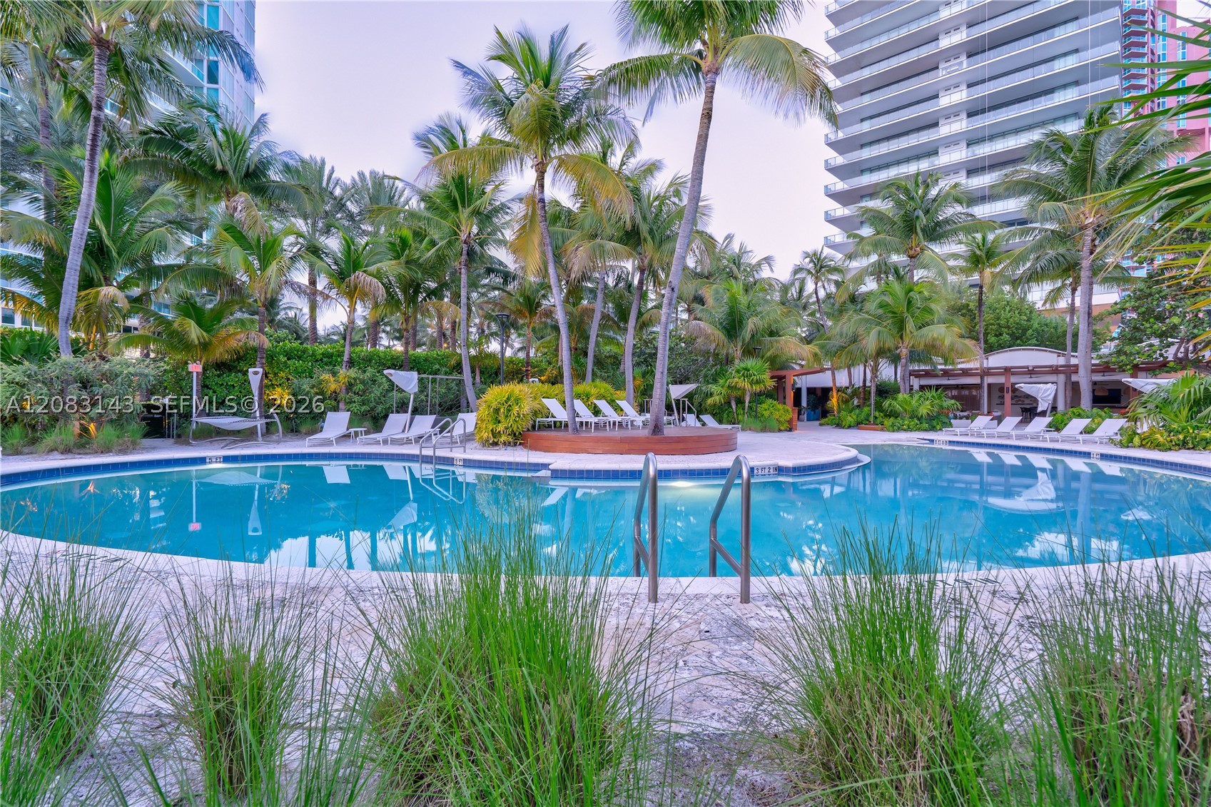 1000 S Pointe Dr #2202, Miami Beach FL 33139
