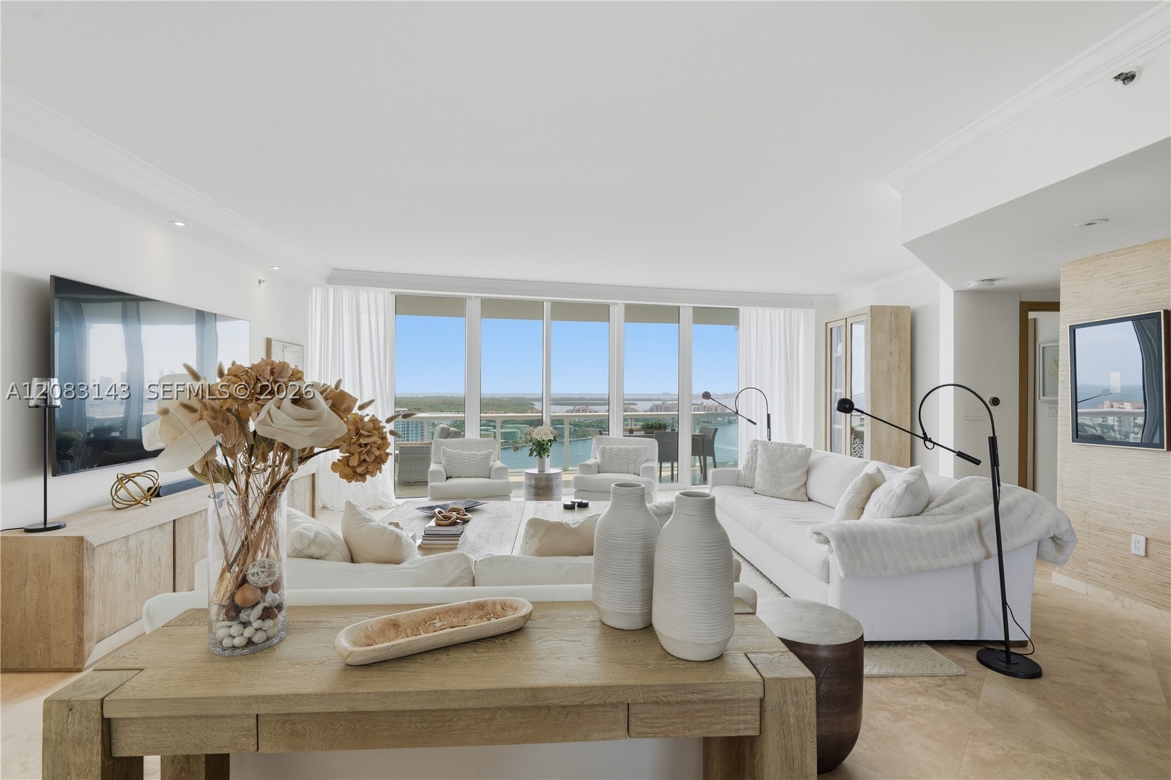 1000 S Pointe Dr #2202, Miami Beach FL 33139