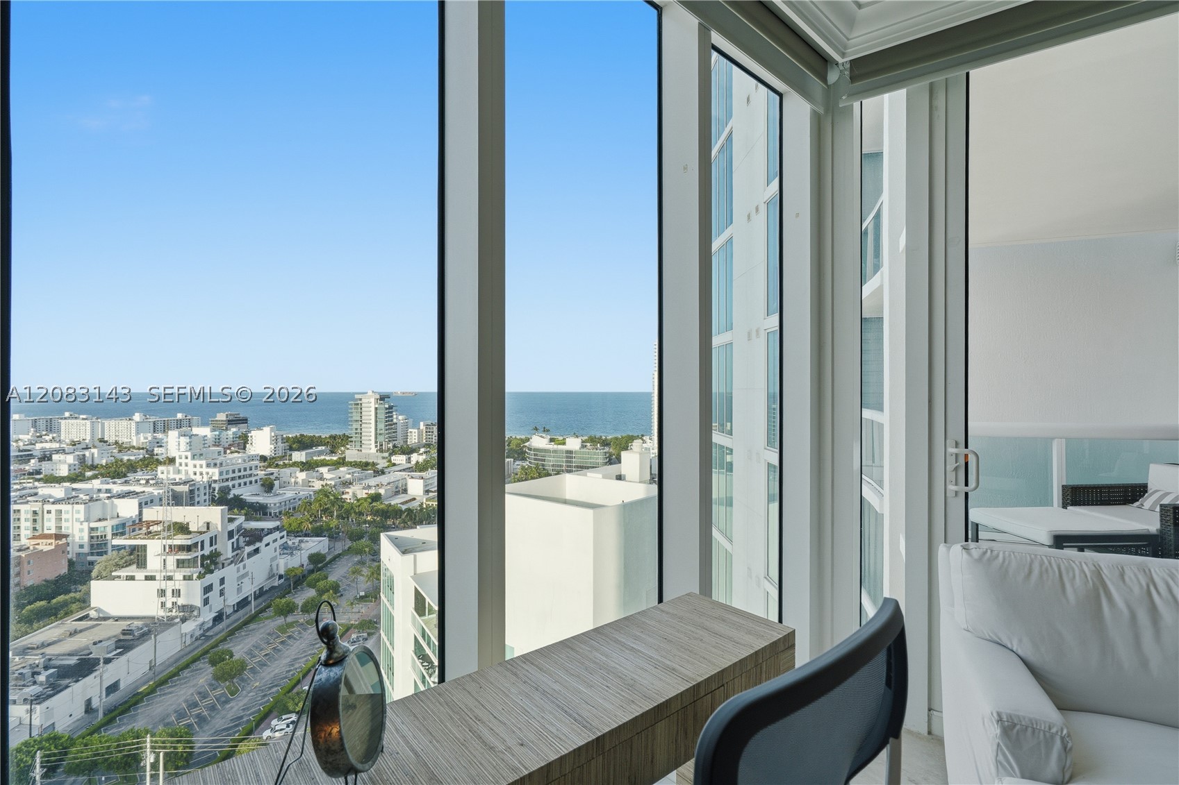 1000 S Pointe Dr #2202, Miami Beach FL 33139