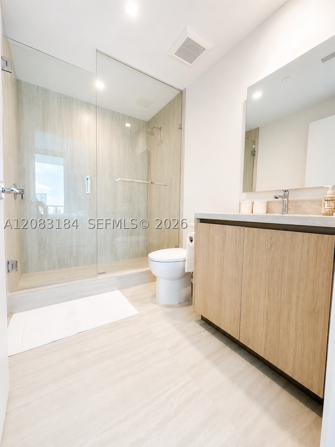 2411 Laguna Cir #709, Miami FL 33181