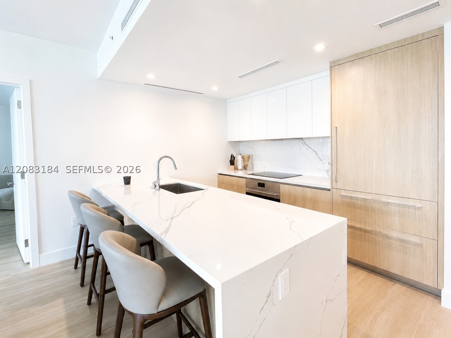 2411 Laguna Cir #709, Miami FL 33181