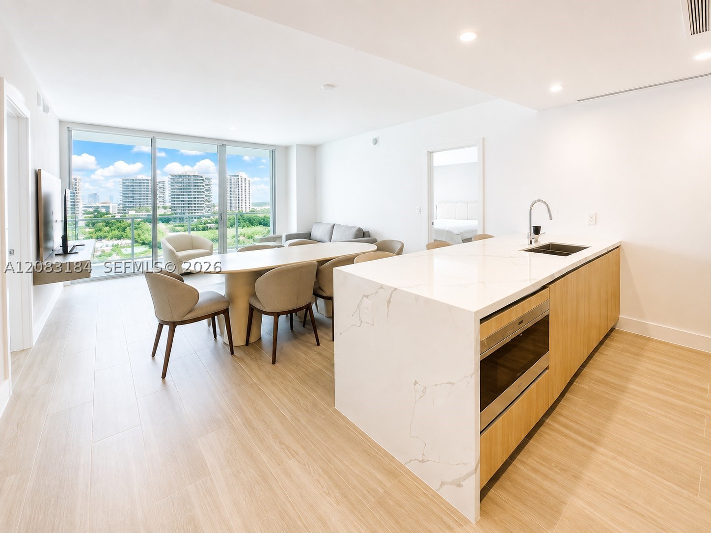 2411 Laguna Cir #709, Miami FL 33181