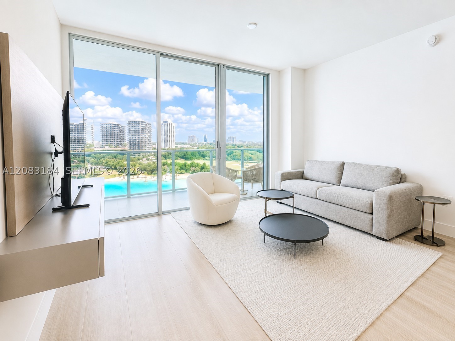 2411 Laguna Cir #709, Miami FL 33181