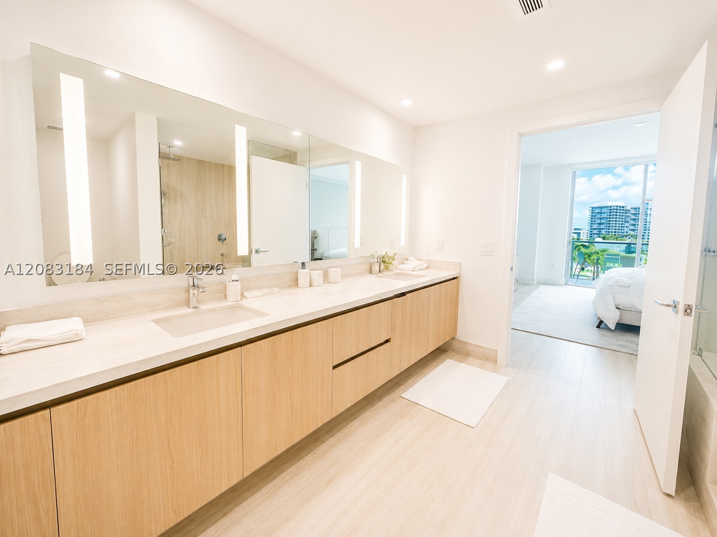 2411 Laguna Cir #709, Miami FL 33181