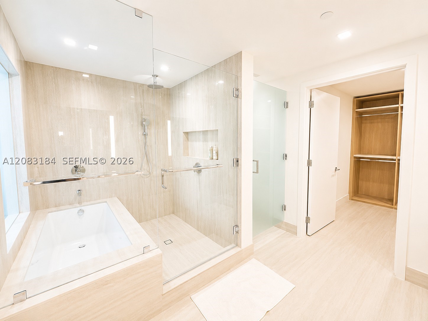 2411 Laguna Cir #709, Miami FL 33181