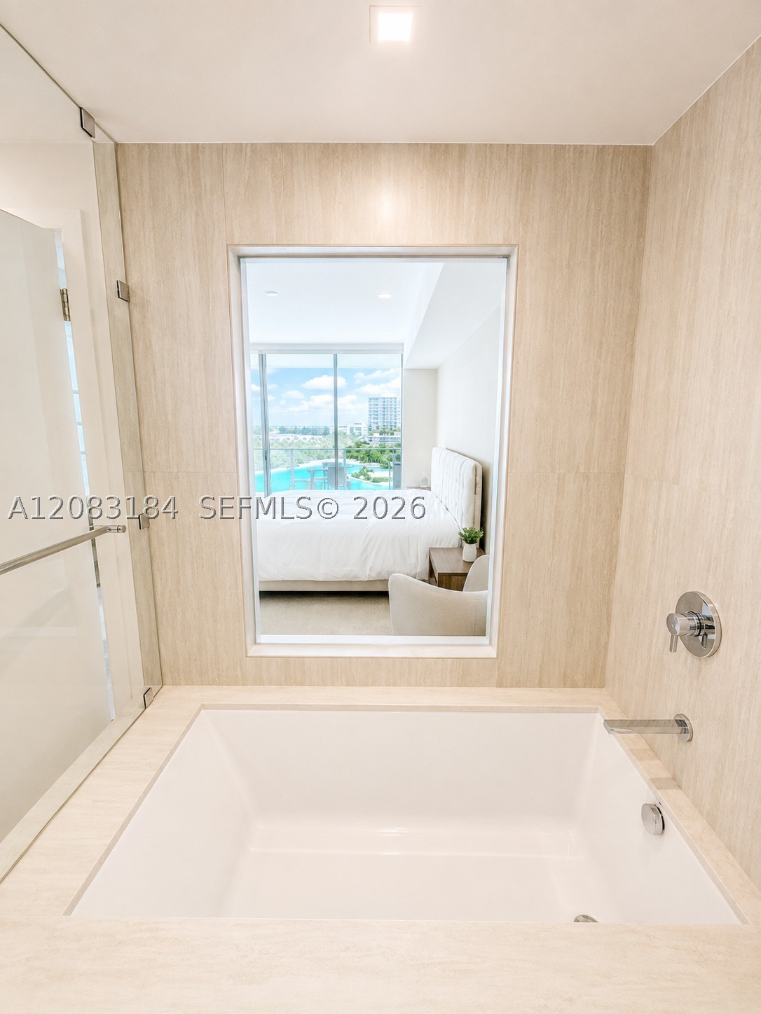 2411 Laguna Cir #709, Miami FL 33181