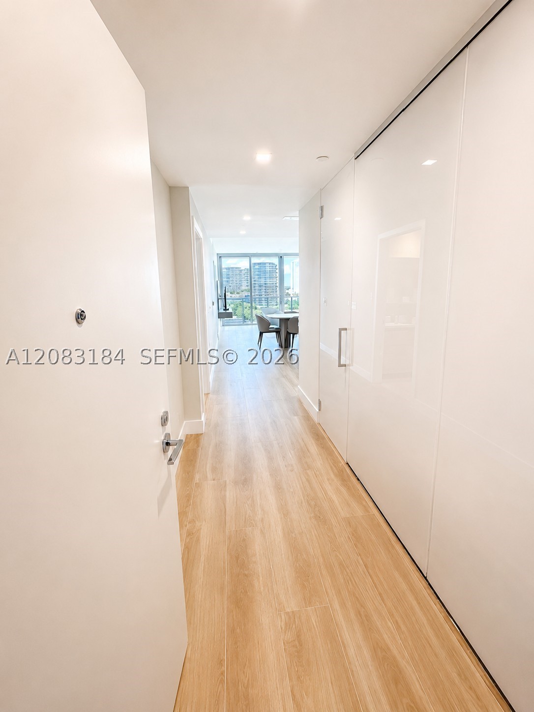 2411 Laguna Cir #709, Miami FL 33181