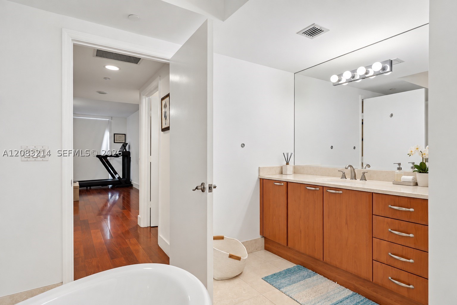 3301 NE 183rd St #403, Aventura FL 33160