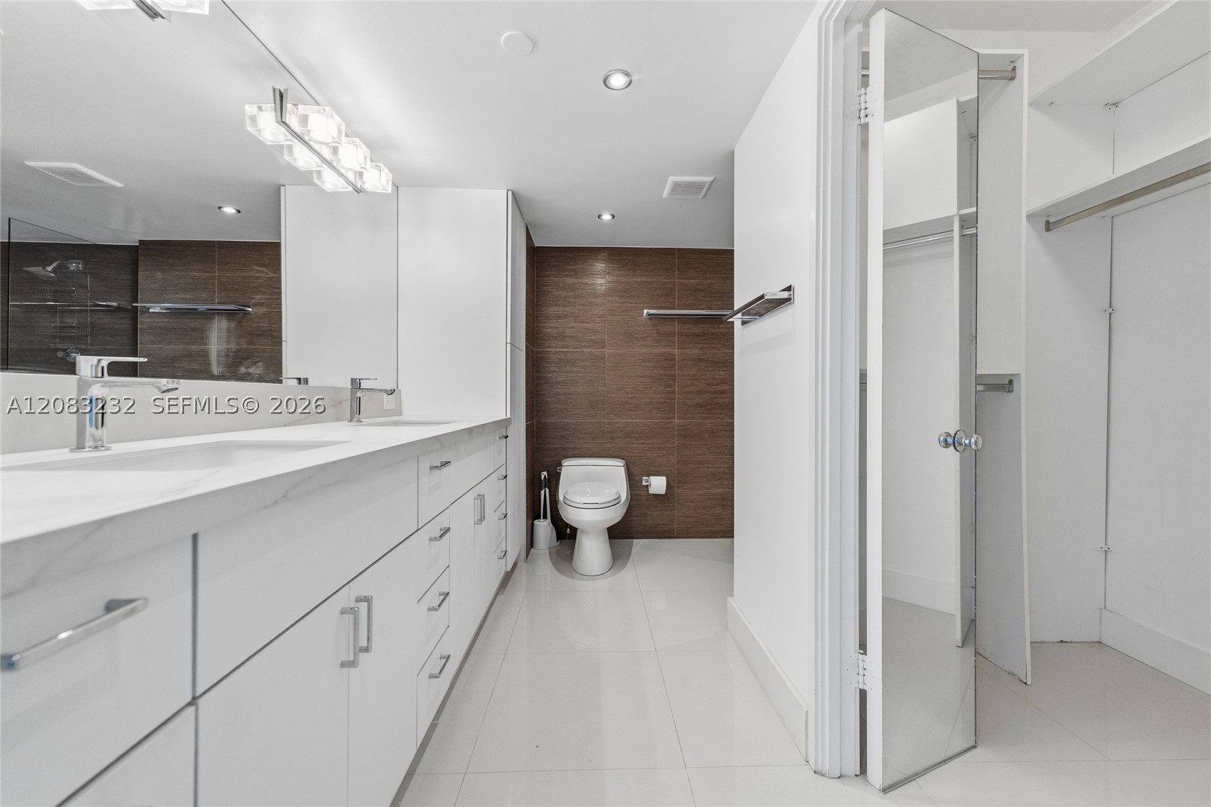 1541 Brickell Ave #B3403, Miami FL 33129