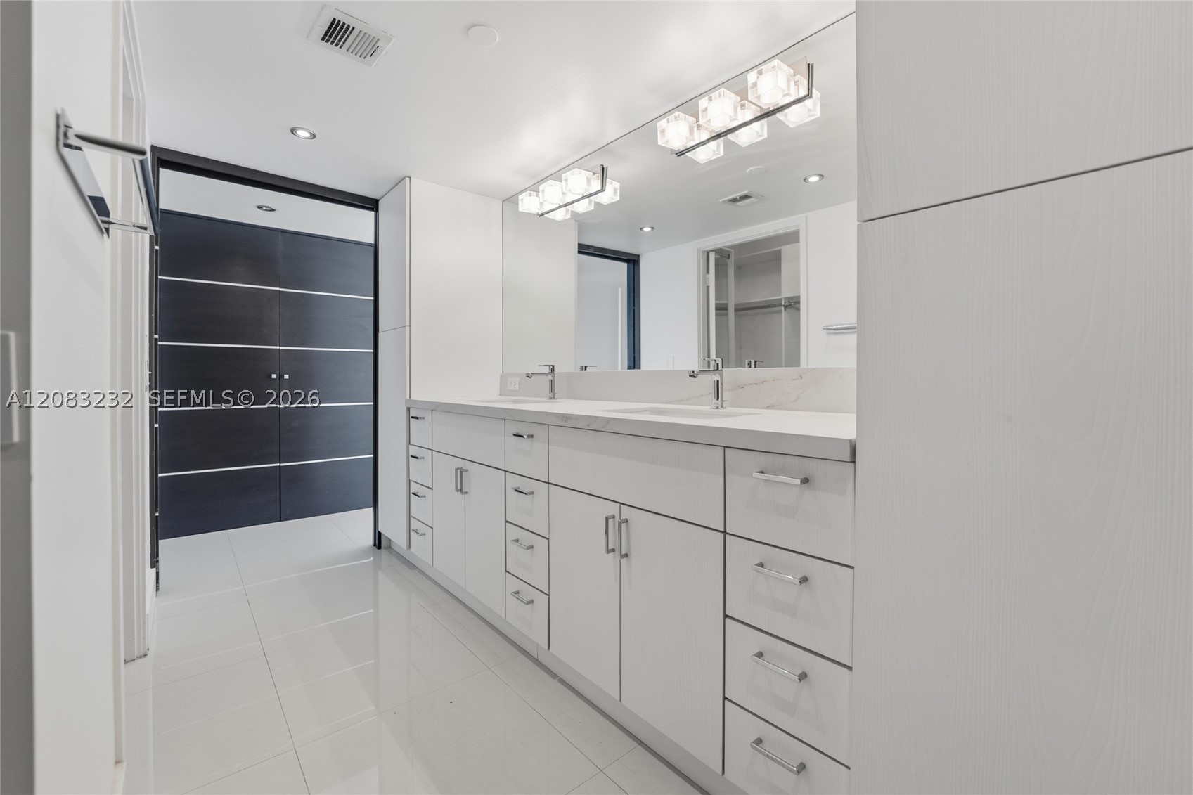 1541 Brickell Ave #B3403, Miami FL 33129