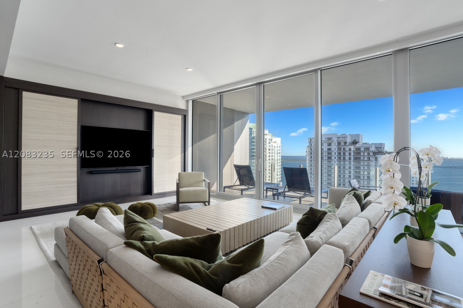 300 BISCAYNE BOULEVARD WAY #3302E, Miami FL 33131