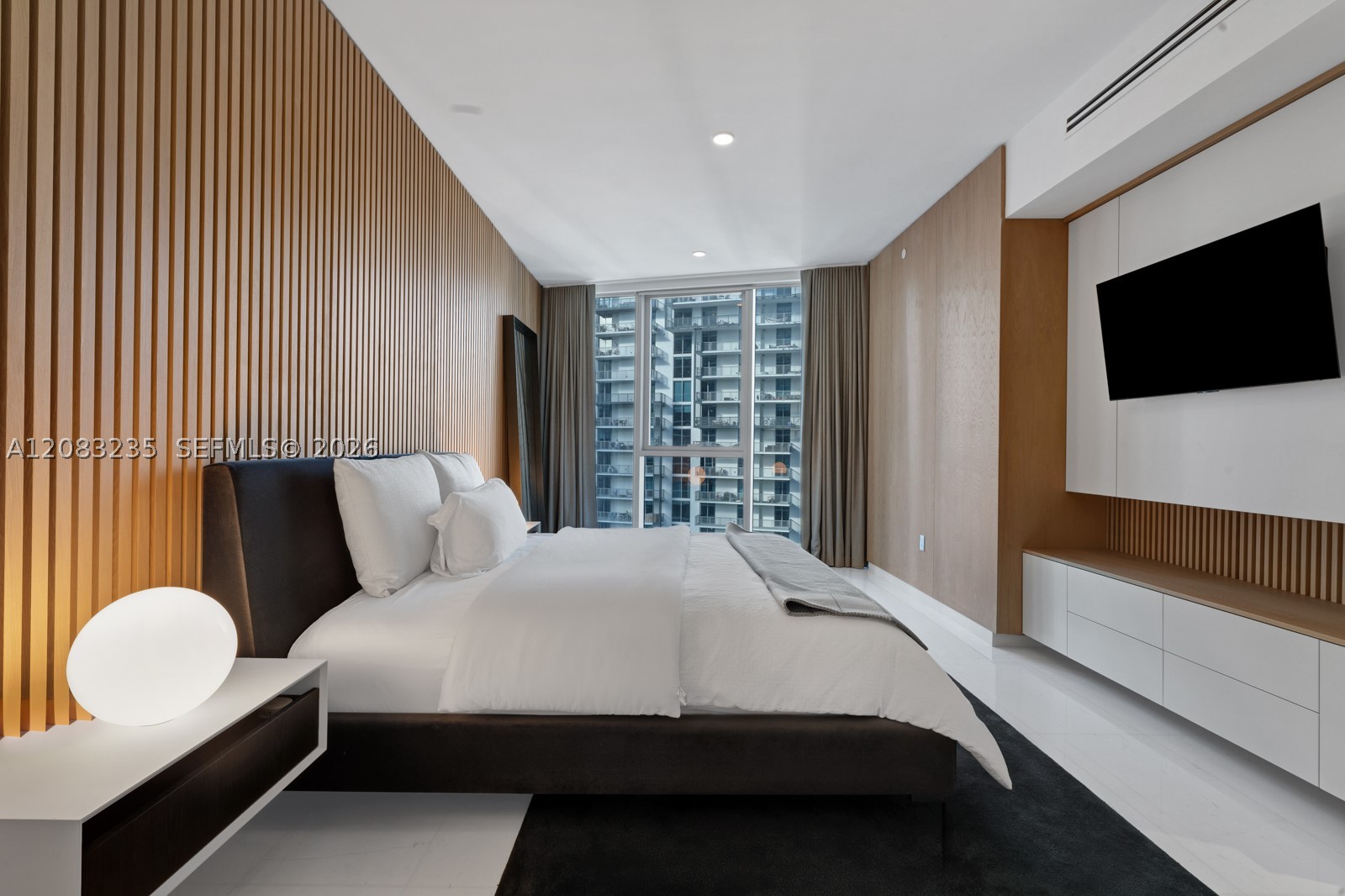 300 BISCAYNE BOULEVARD WAY #3302E, Miami FL 33131