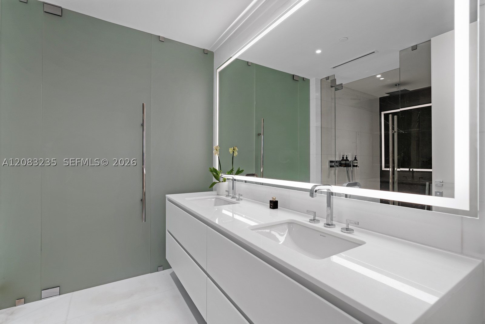 300 BISCAYNE BOULEVARD WAY #3302E, Miami FL 33131