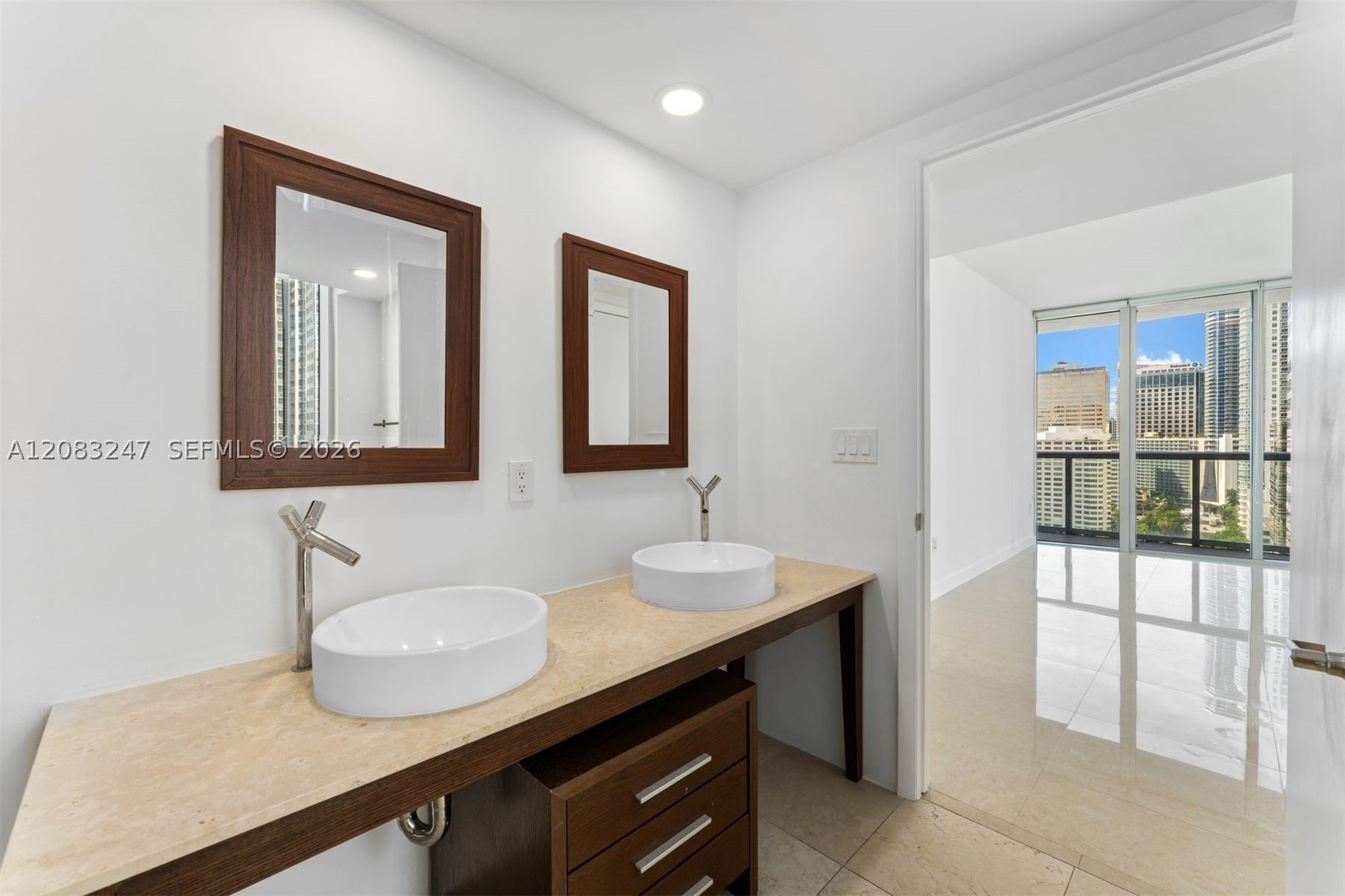 495 Brickell Ave #1811, Miami FL 33131