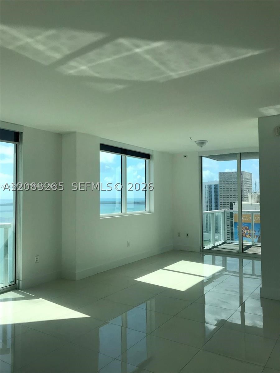 244 Biscayne Blvd #1603, Miami FL 33132