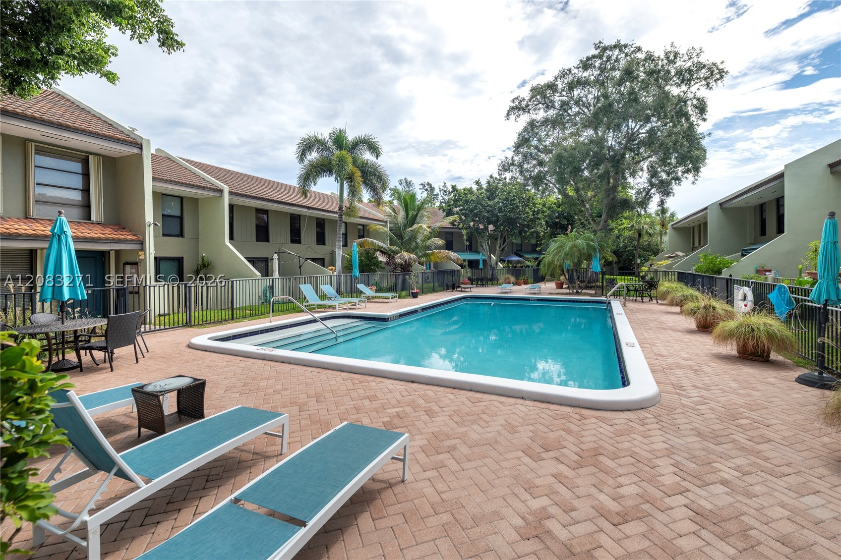 2835 NE 60th St, Fort Lauderdale FL 33308