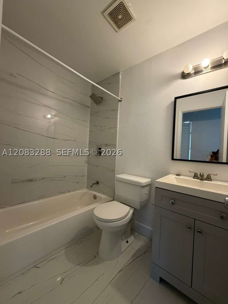 5822 NW 21st St #39-E, Lauderhill FL 33313