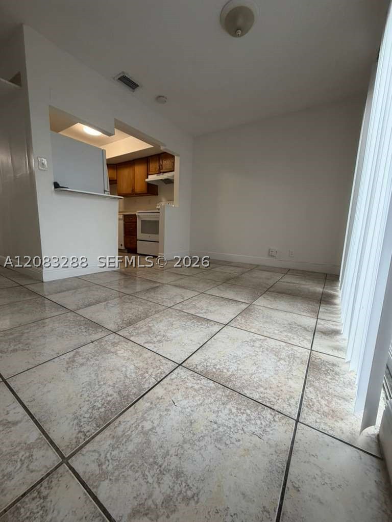5822 NW 21st St #39-E, Lauderhill FL 33313